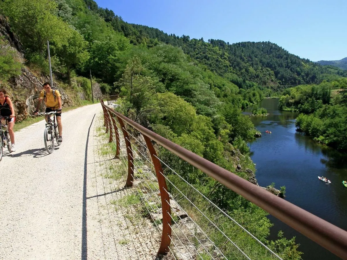Campsite Les Soleillas Pour Votre Zen'Ittude Chalencon